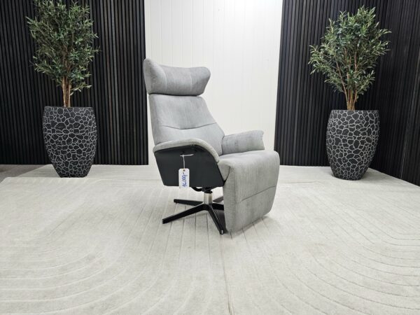 Conform Air lenestol med integrert fothviler