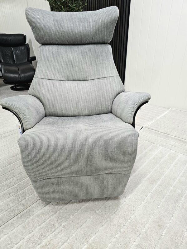 Conform Air lenestol med integrert fothviler