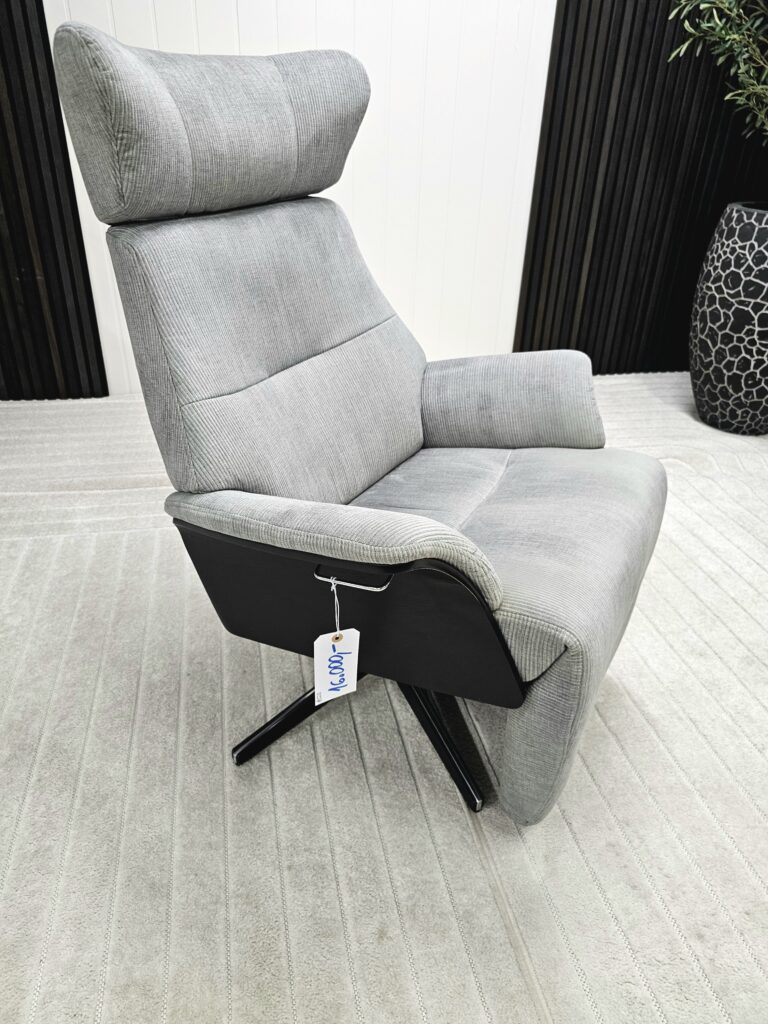 Conform Air lenestol med integrert fothviler