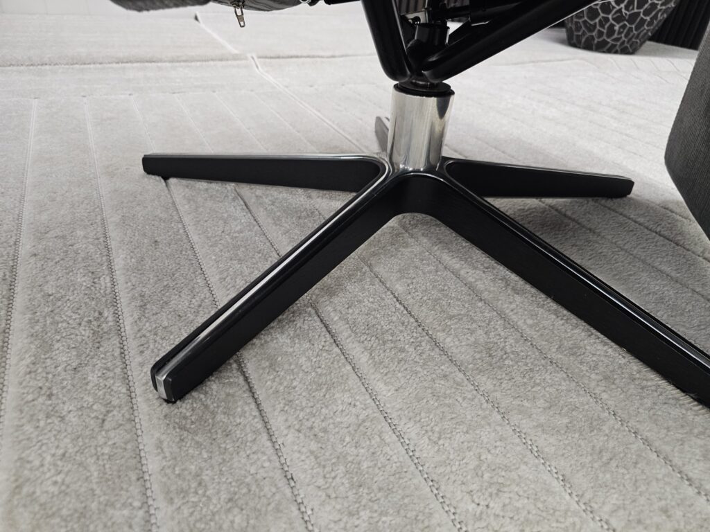 Conform Air lenestol med integrert fothviler