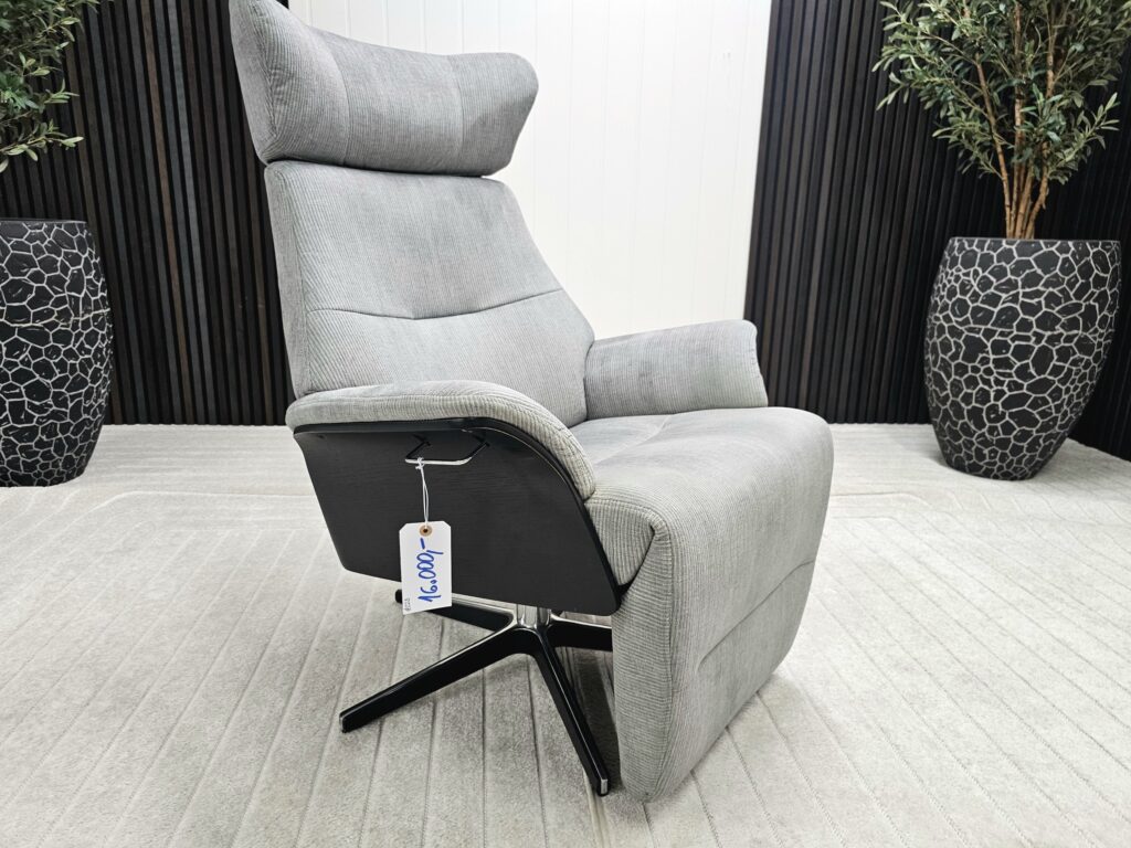 Conform Air lenestol med integrert fothviler