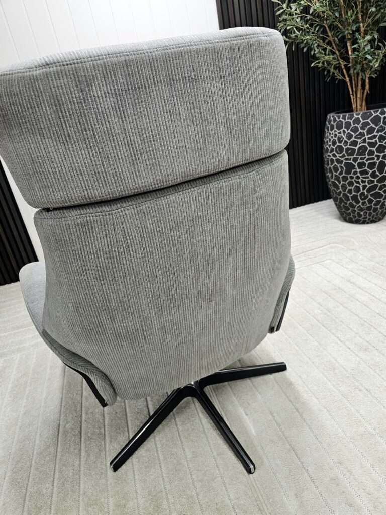 Conform Air lenestol med integrert fothviler