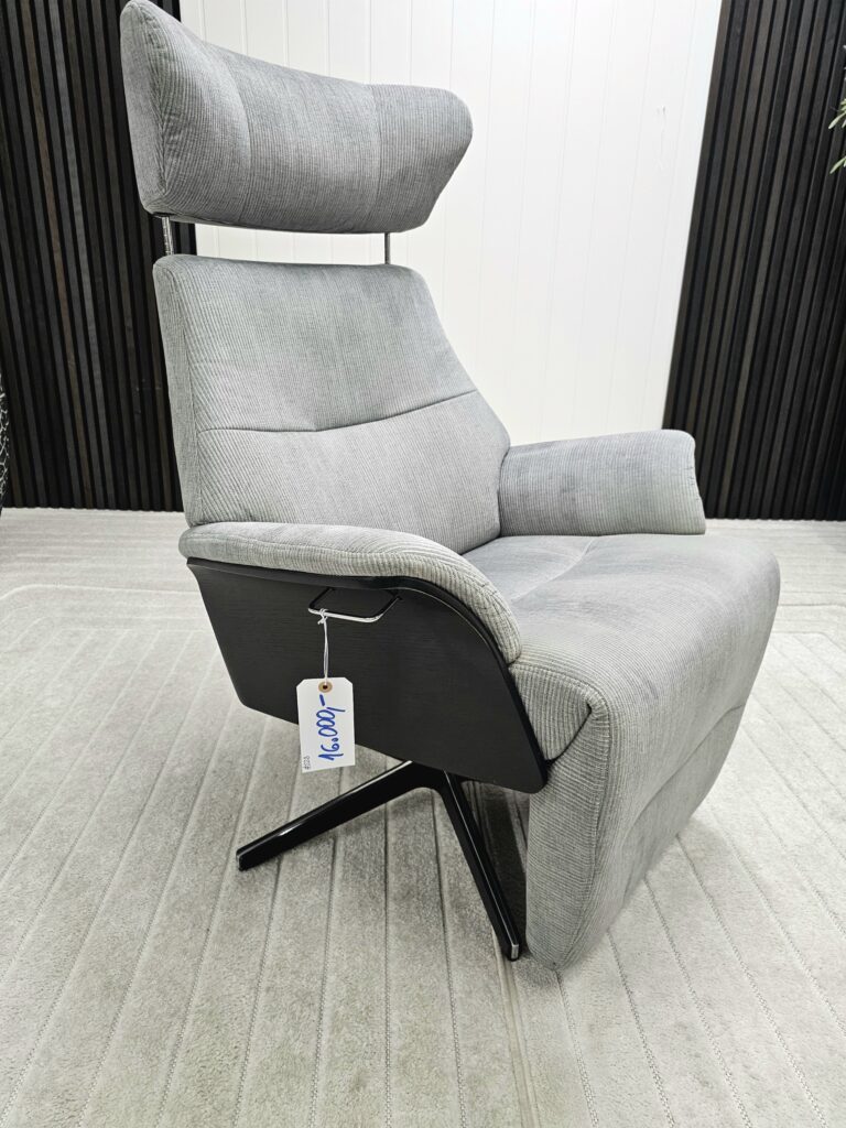 Conform Air lenestol med integrert fothviler