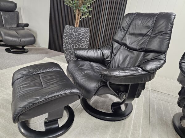 2 stk. Stressless Reno lenestoler med krakk