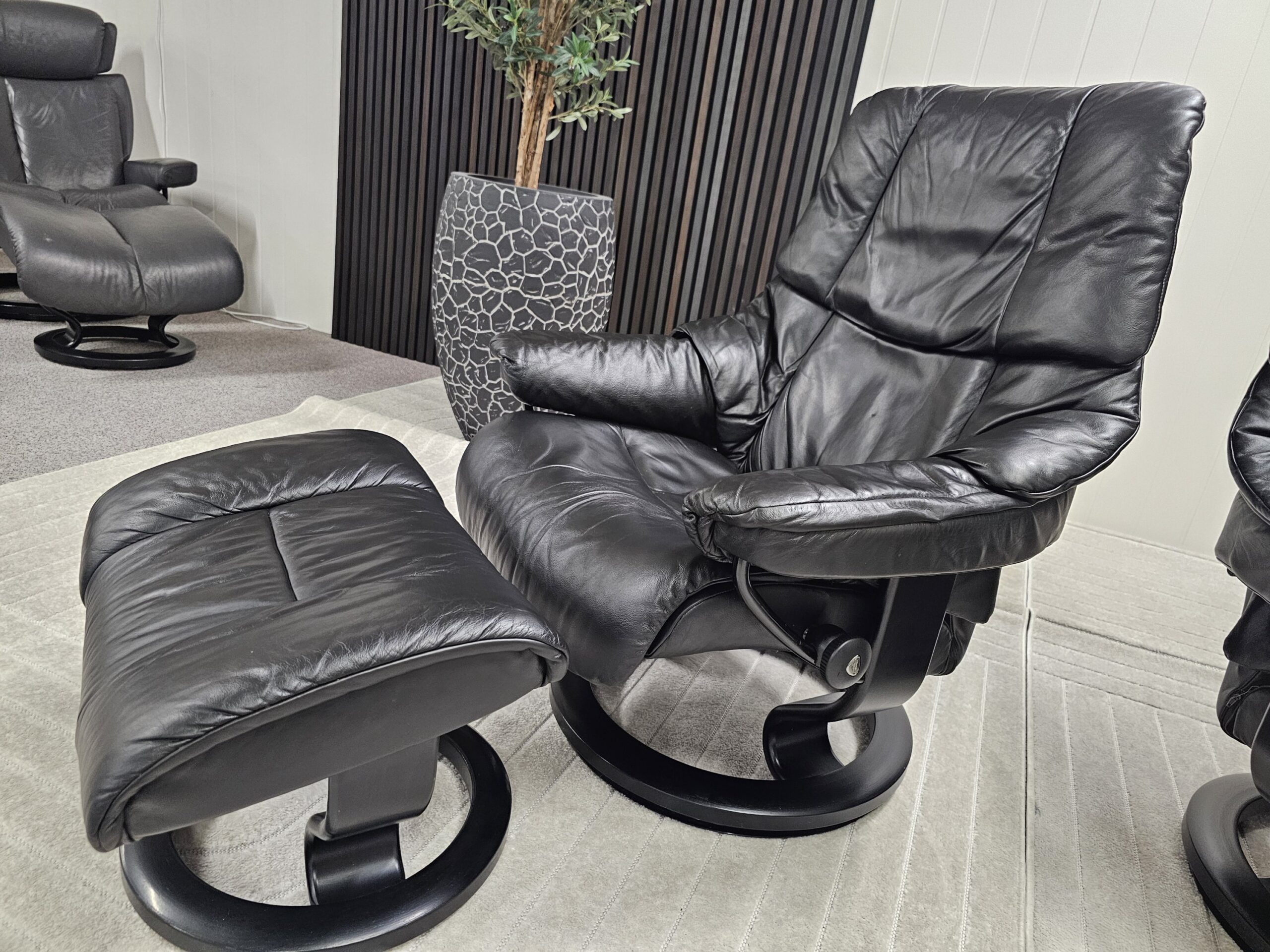 2 stk. Stressless Reno lenestoler med krakk - Bilde 3