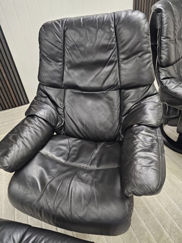 2 stk. Stressless Reno lenestoler med krakk
