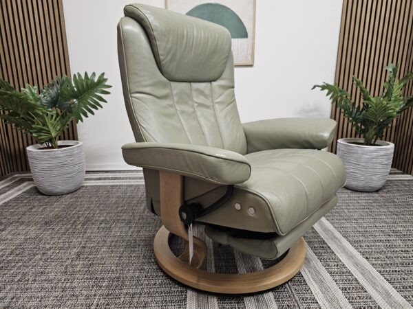 Elektrisk Stressless Bliss lenestol med integrert fothviler