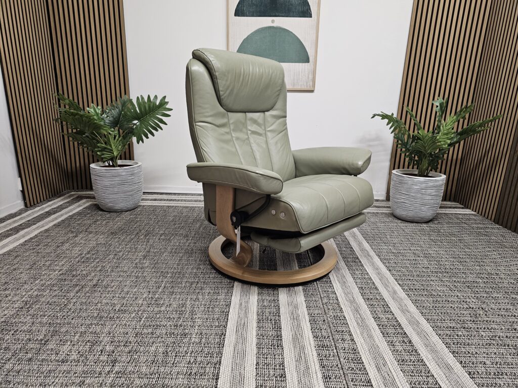 Elektrisk Stressless Bliss lenestol med integrert fothviler