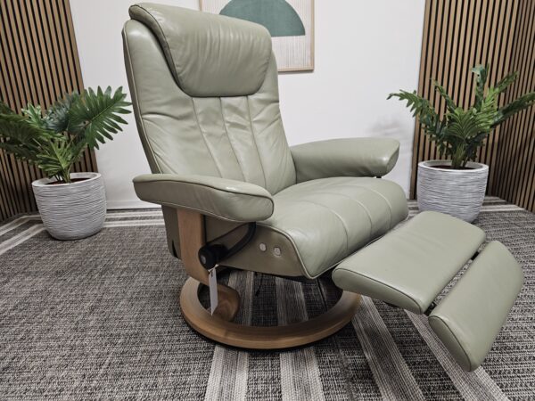 Elektrisk Stressless Bliss lenestol med integrert fothviler