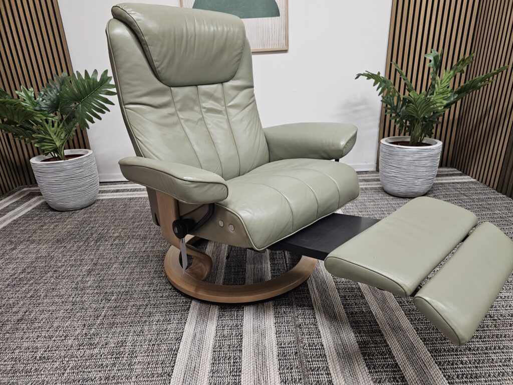 Elektrisk Stressless Bliss lenestol med integrert fothviler