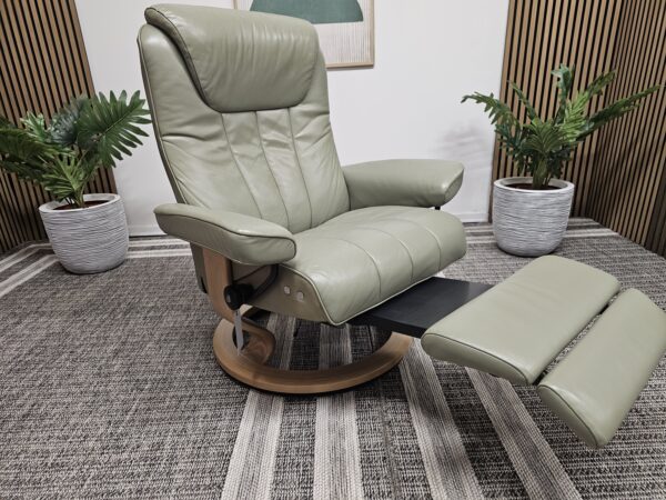 Elektrisk Stressless Bliss lenestol med integrert fothviler
