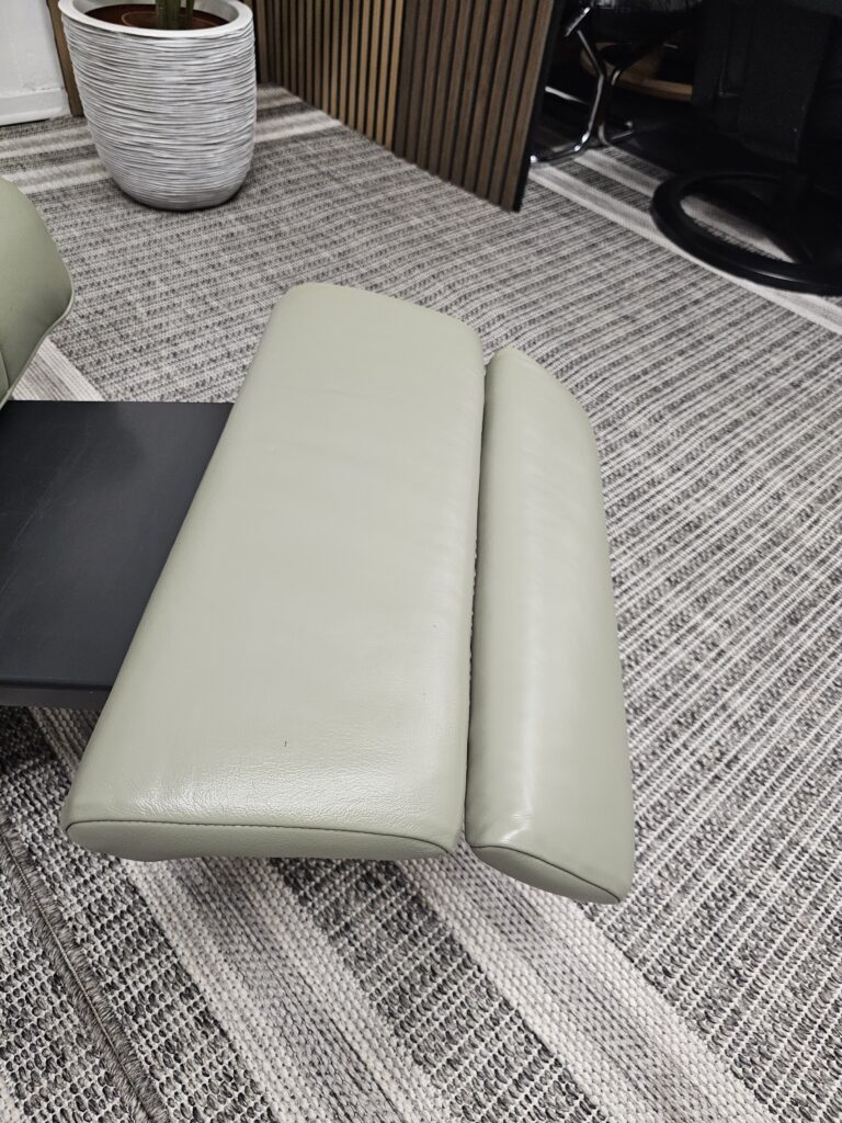 Elektrisk Stressless Bliss lenestol med integrert fothviler