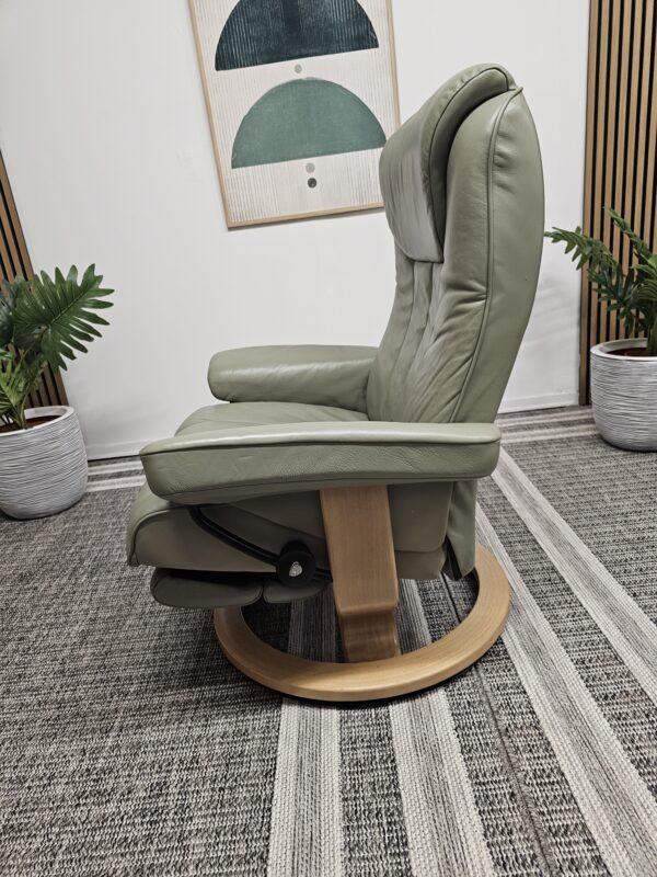 Elektrisk Stressless Bliss lenestol med integrert fothviler