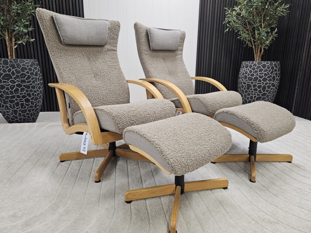 2 stk. Brunstad Swing lenestoler med krakk