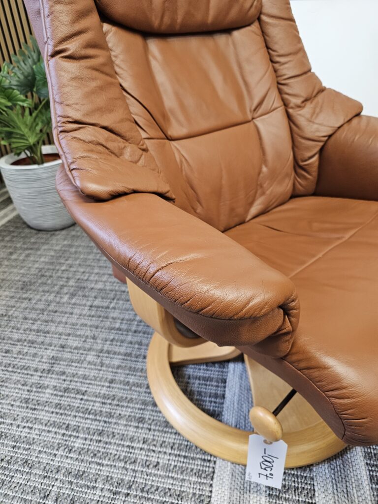 Hjellegjerde lenestol m/krakk