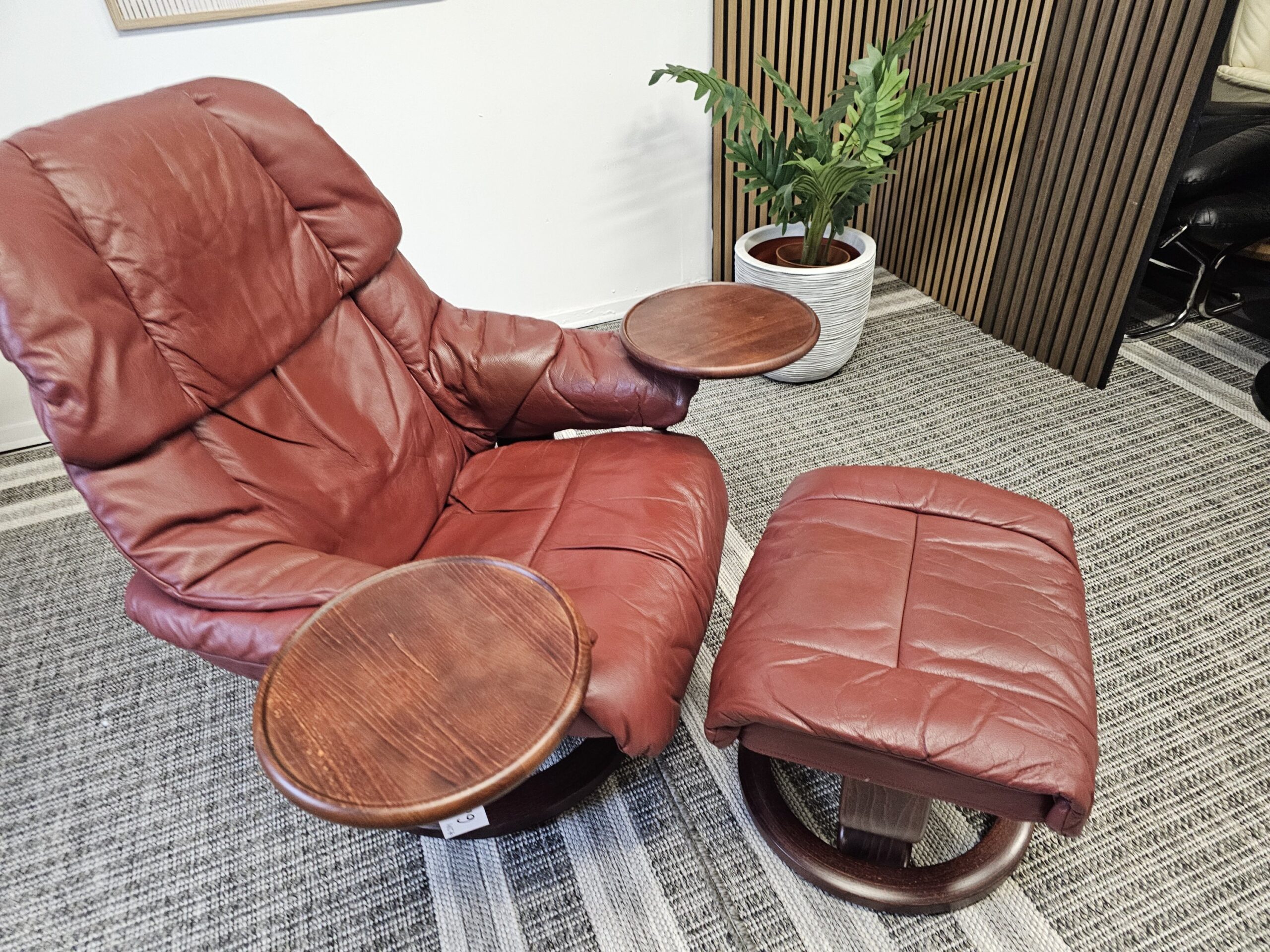 Stressless Reno lenestol m/krakk + 2 Stressless Swing bord - Bilde 2
