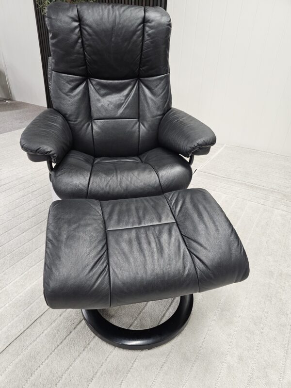Stressless® Mayfair lenestol med krakk-