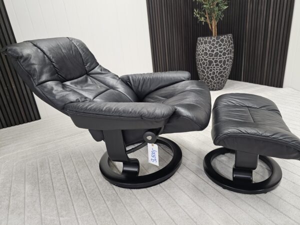 Stressless® Mayfair lenestol med krakk-