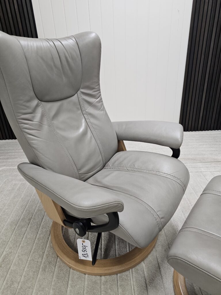 Stressless® Wing Signature lenestol m/krakk- Pent brukt!
