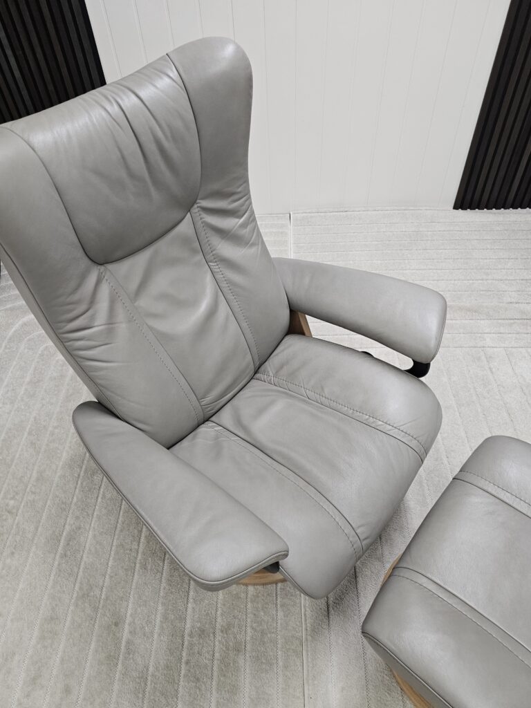 Stressless® Wing Signature lenestol m/krakk- Pent brukt!