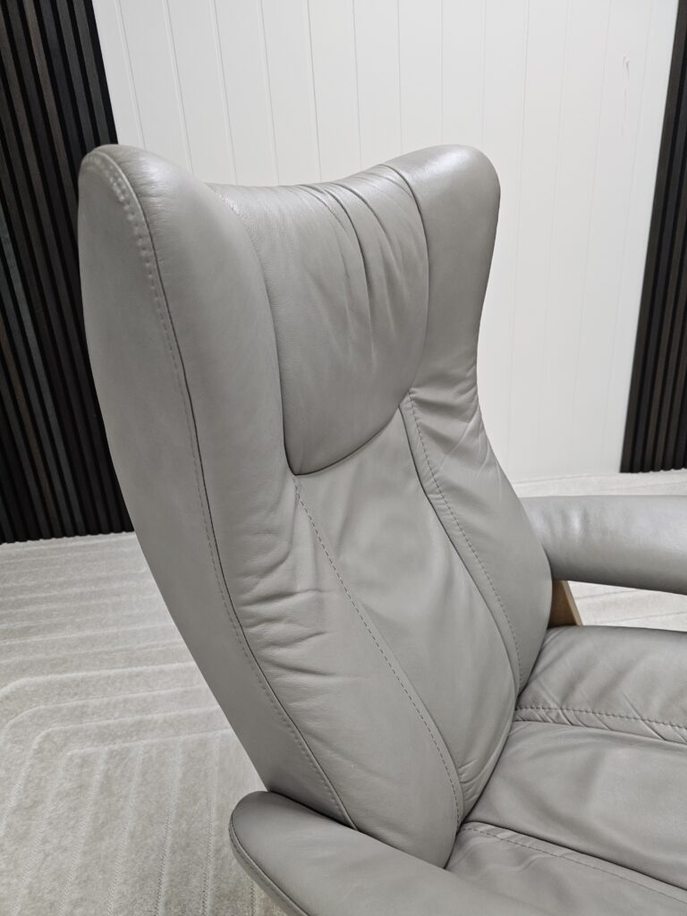Stressless® Wing Signature lenestol m/krakk- Pent brukt!