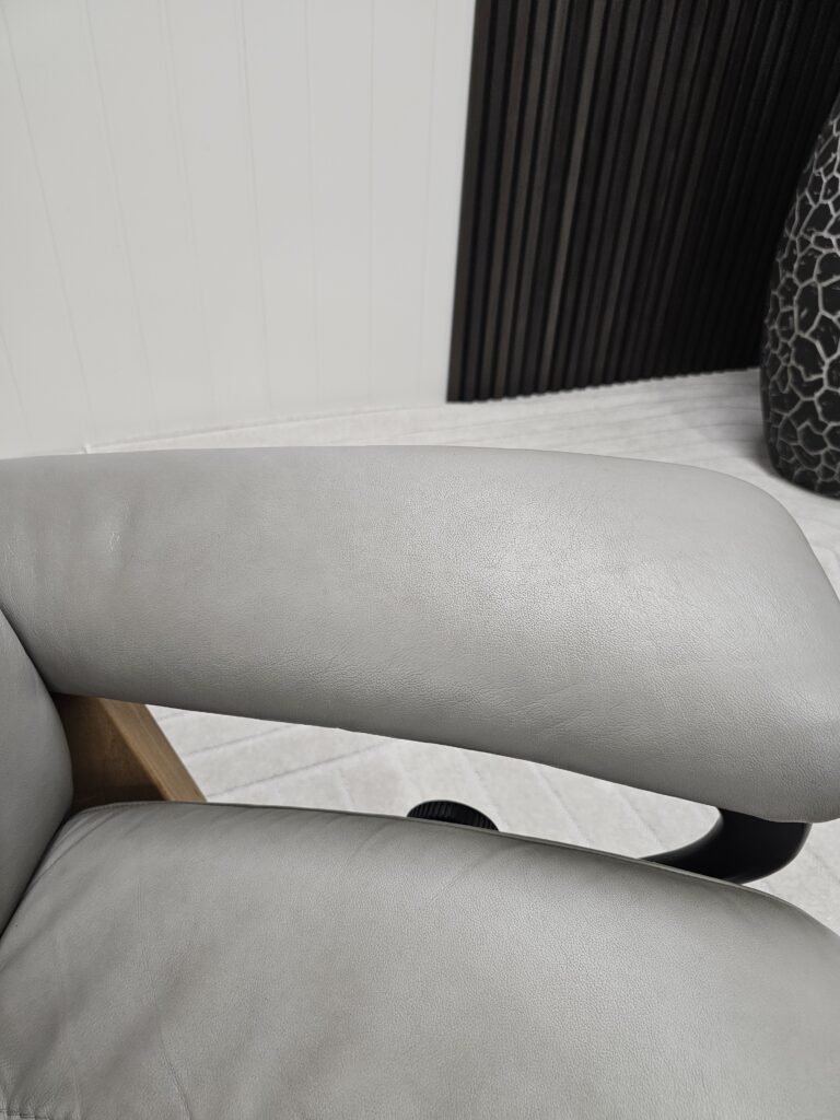Stressless® Wing Signature lenestol m/krakk- Pent brukt!