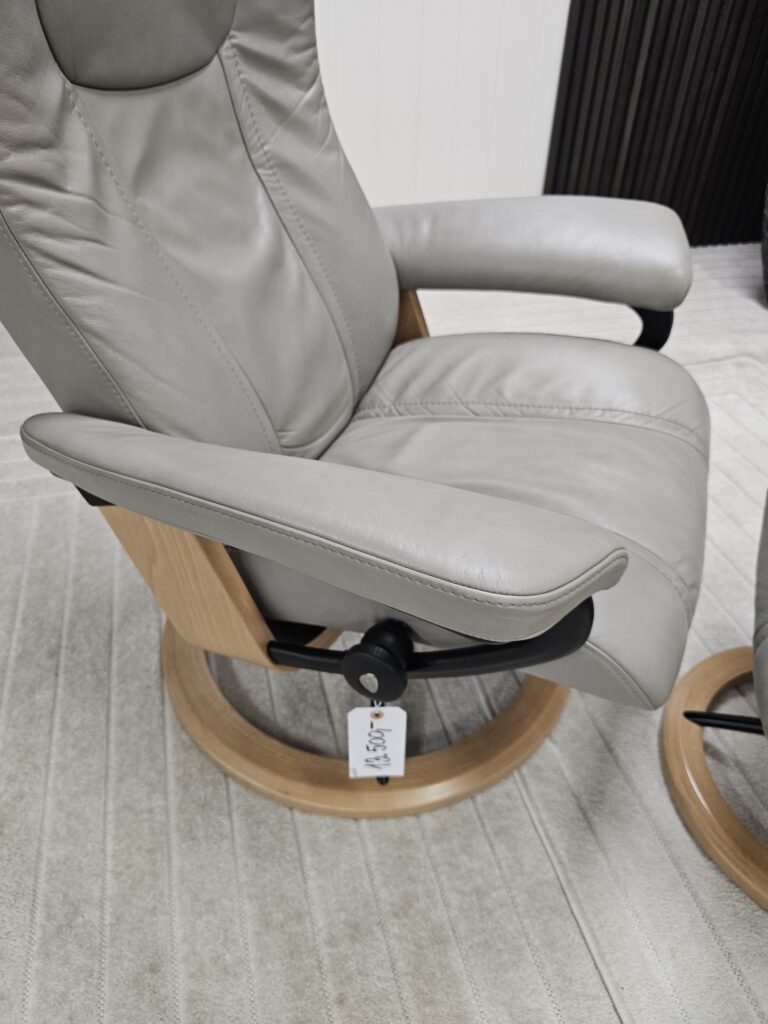 Stressless® Wing Signature lenestol m/krakk- Pent brukt!