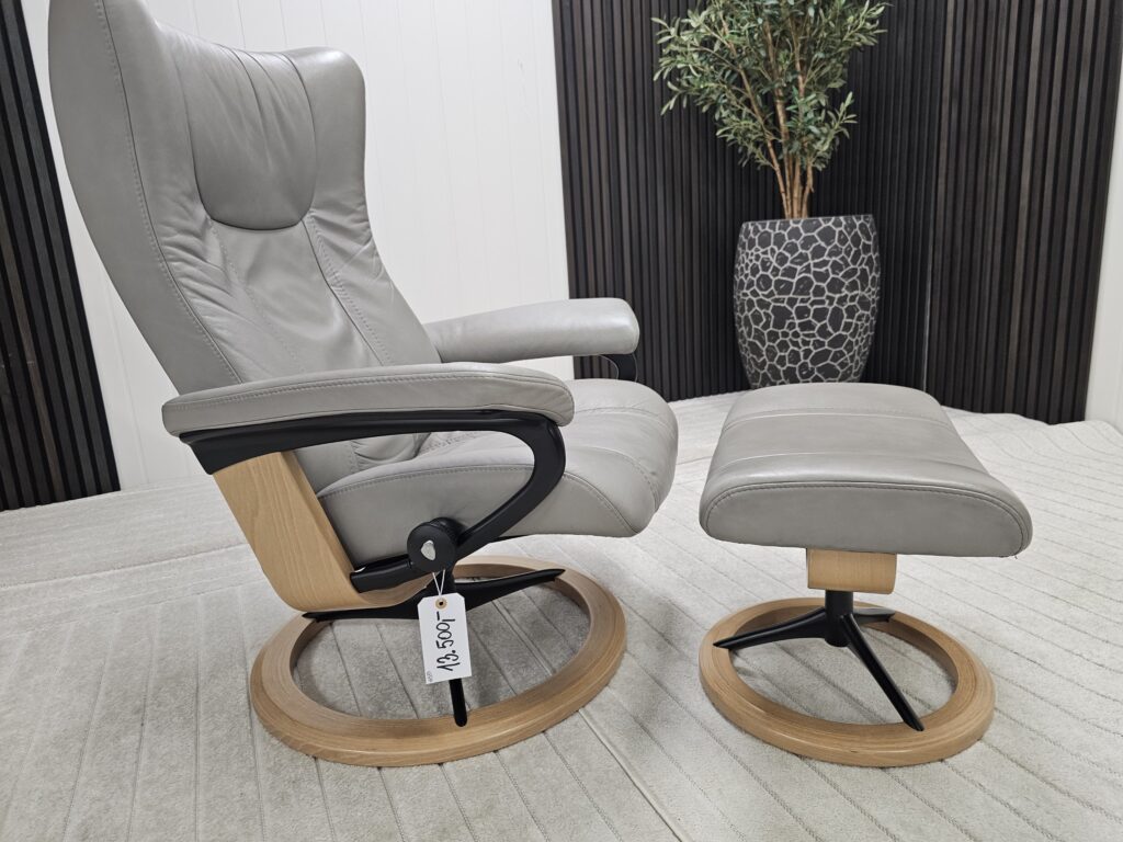 Stressless® Wing Signature lenestol m/krakk- Pent brukt!