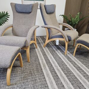 2 stk. Brunstad Delta Legend fåreskinn lenestoler m/krakk - Bilde 2