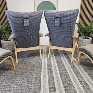 2 stk. Brunstad Delta Legend fåreskinn lenestoler m/krakk - Bilde 3