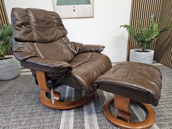 Brukt Stressless® Reno lenestol med krakk