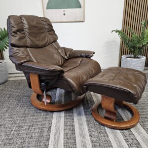 Brukt Stressless® Reno lenestol med krakk