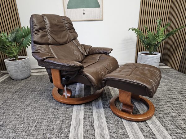 Brukt Stressless® Reno lenestol med krakk
