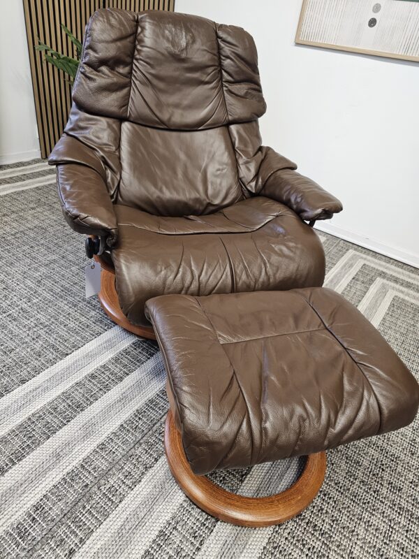 Brukt Stressless® Reno lenestol med krakk