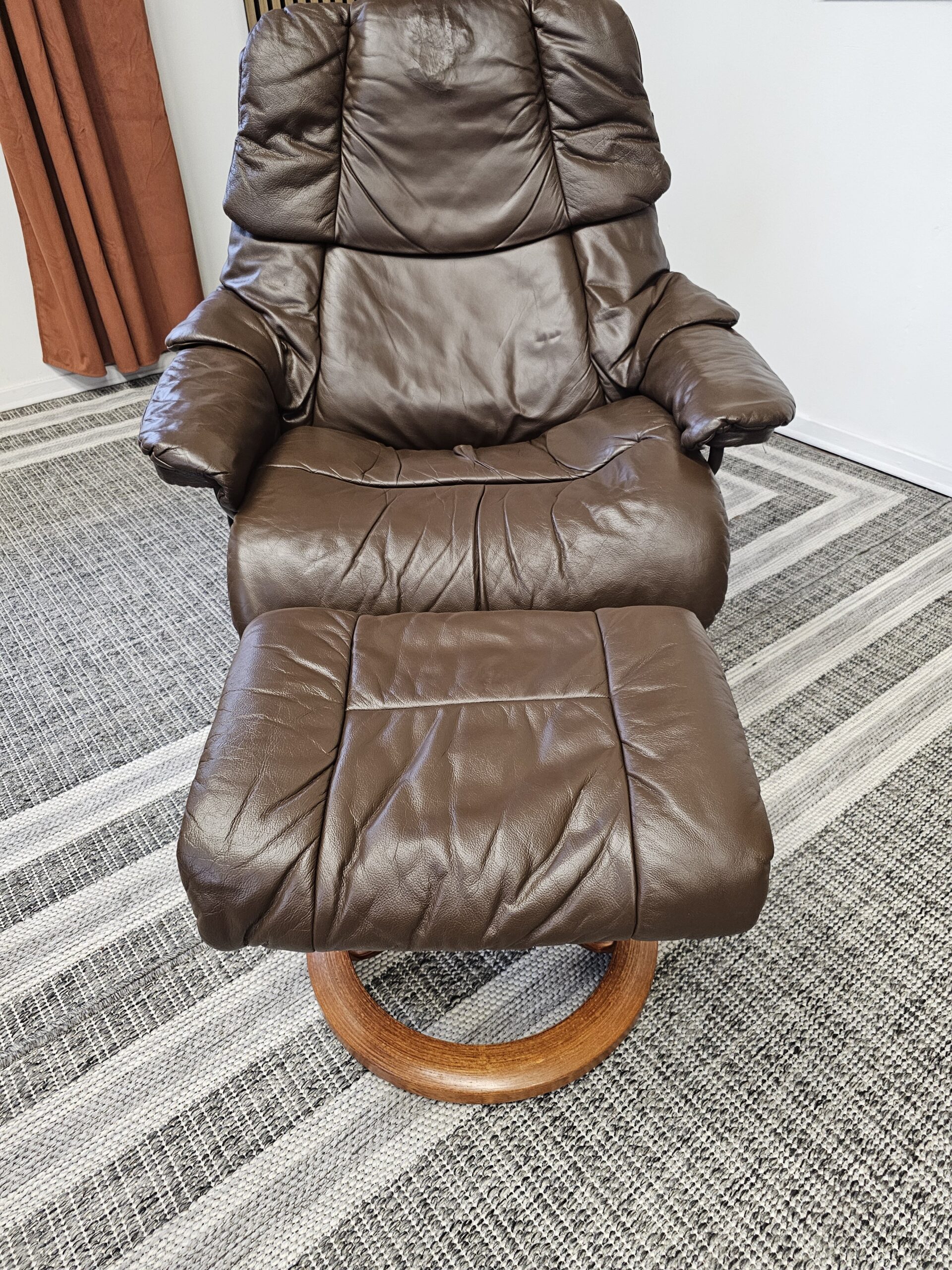 Brukt Stressless® Reno lenestol med krakk - Bilde 15