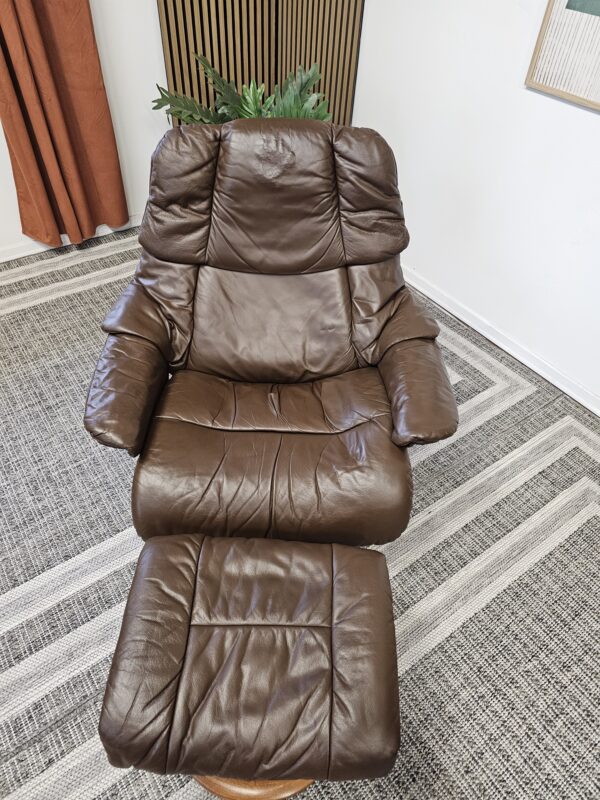 Brukt Stressless® Reno lenestol med krakk