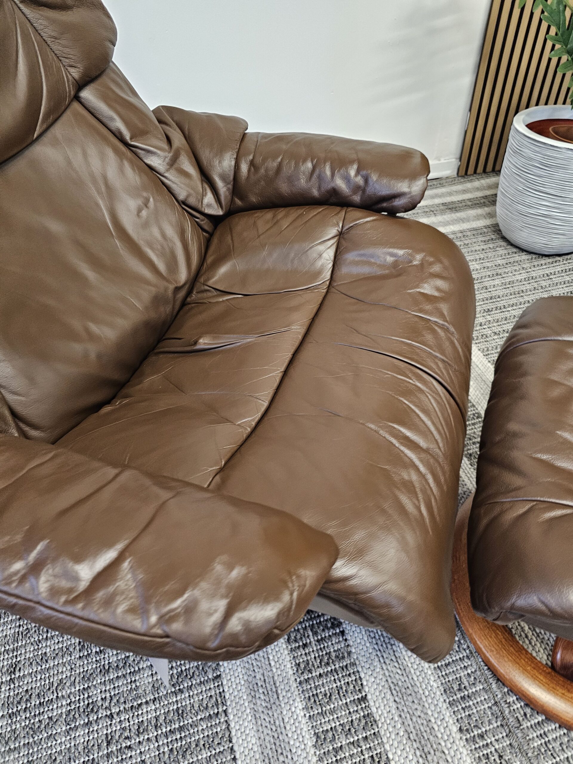 Brukt Stressless® Reno lenestol med krakk - Bilde 14