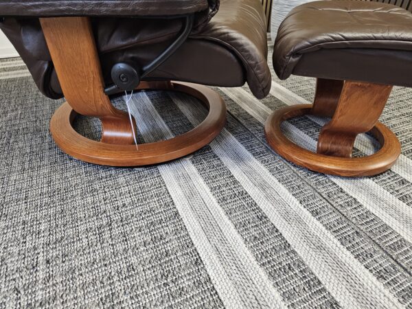 Brukt Stressless® Reno lenestol med krakk