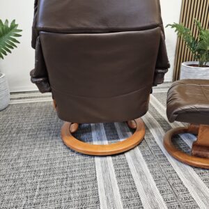 Brukt Stressless® Reno lenestol med krakk - Bilde 12