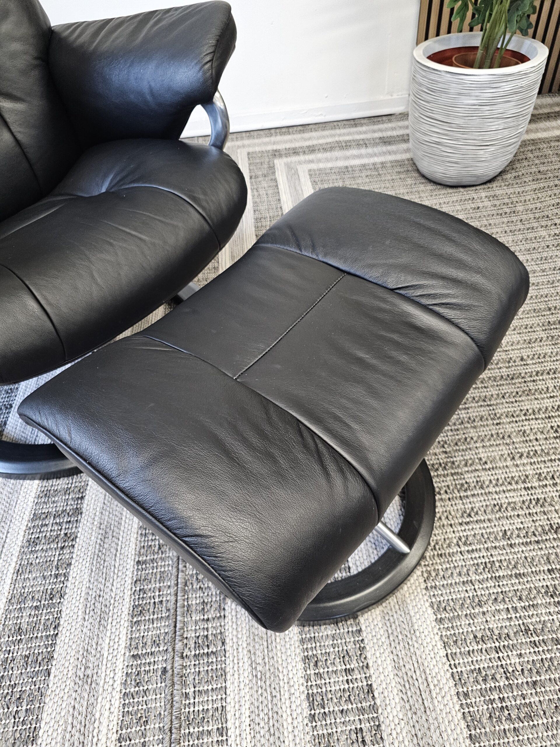 Stressless® Mayfair Signature lenestol med krakk - Bilde 16