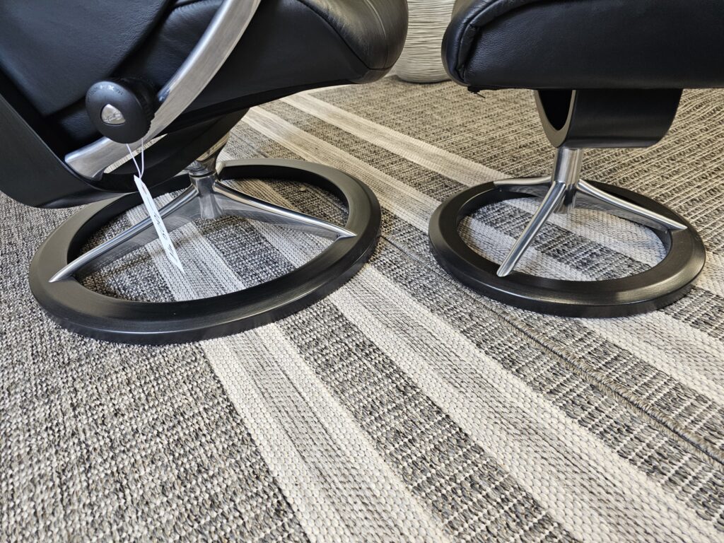 Stressless® Mayfair Signature lenestol med krakk