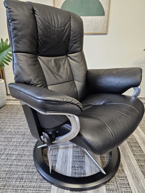Stressless® Mayfair Signature lenestol med krakk