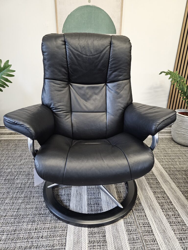 Stressless® Mayfair Signature lenestol med krakk