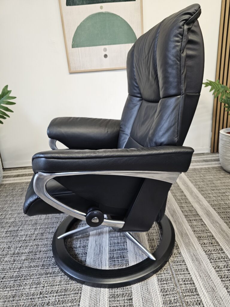 Stressless® Mayfair Signature lenestol med krakk