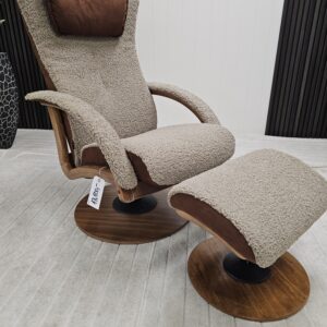 Brunstad Delta Motion lenestol m/krakk i fåreskinn - Bilde 12