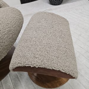 Brunstad Delta Motion lenestol m/krakk i fåreskinn - Bilde 15