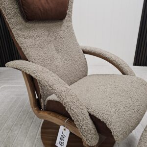 Brunstad Delta Motion lenestol m/krakk i fåreskinn - Bilde 16