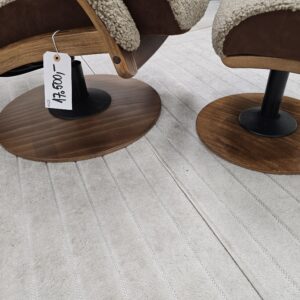 Brunstad Delta Motion lenestol m/krakk i fåreskinn - Bilde 6