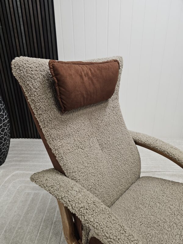Brunstad Delta Motion lenestol m/krakk i fåreskinn