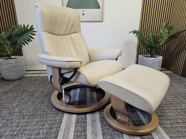 Stressless® Crown lenestol med krakk